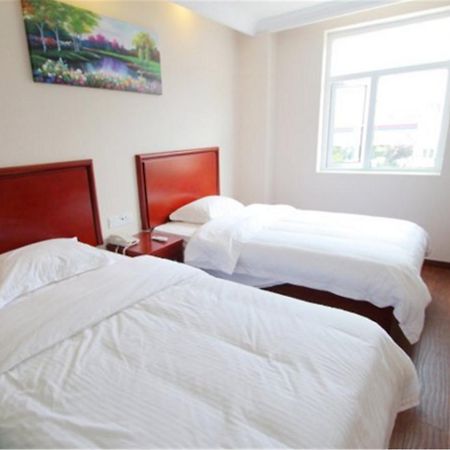 Greentree Inn Shanghai Hongqiao Hub Cao'An Road Huajiang Branch Road Express Hotel Jiading Buitenkant foto
