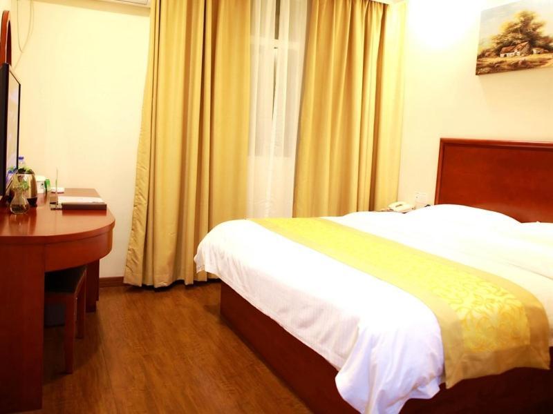 Greentree Inn Shanghai Hongqiao Hub Cao'An Road Huajiang Branch Road Express Hotel Jiading Buitenkant foto