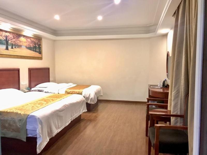 Greentree Inn Shanghai Hongqiao Hub Cao'An Road Huajiang Branch Road Express Hotel Jiading Buitenkant foto