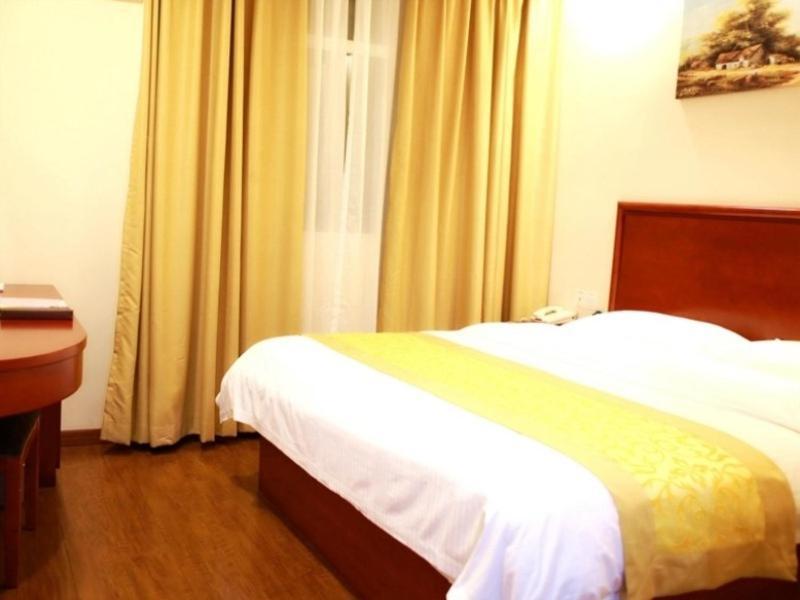 Greentree Inn Shanghai Hongqiao Hub Cao'An Road Huajiang Branch Road Express Hotel Jiading Buitenkant foto
