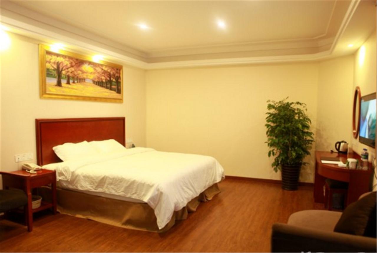 Greentree Inn Shanghai Hongqiao Hub Cao'An Road Huajiang Branch Road Express Hotel Jiading Buitenkant foto