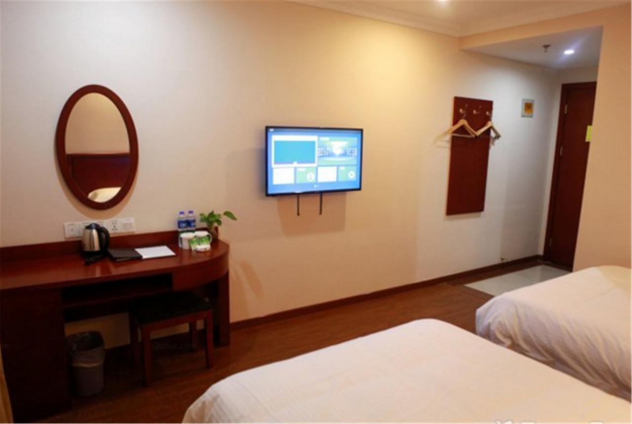 Greentree Inn Shanghai Hongqiao Hub Cao'An Road Huajiang Branch Road Express Hotel Jiading Buitenkant foto